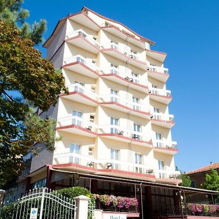 Hotel Royal بيزارو المظهر الخارجي الصورة