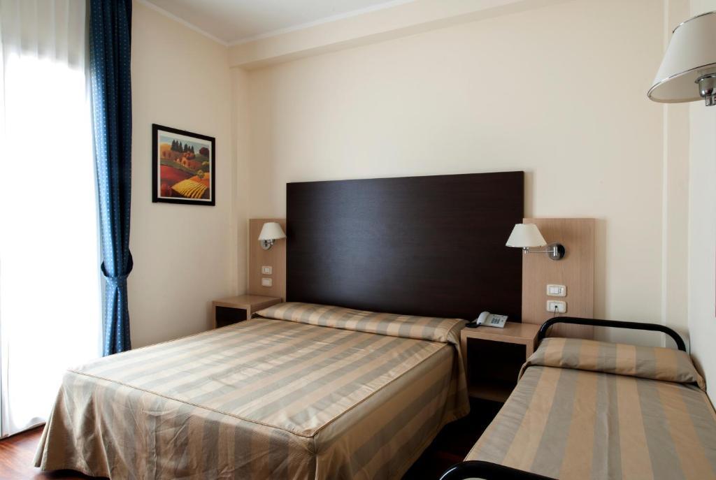 Hotel Royal بيزارو الغرفة الصورة