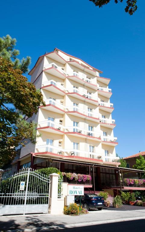 Hotel Royal بيزارو المظهر الخارجي الصورة